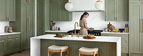 Calacatta Rivessa ™ countertop in a kitchen