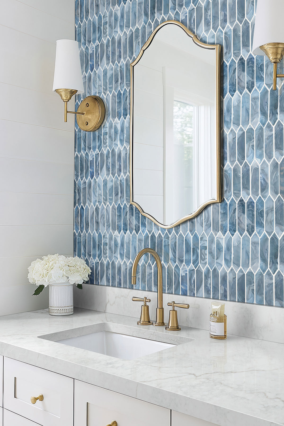 Blue Shimmer Picket 6mm backsplash in a bathroom
