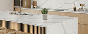 Calacatta Idillio Quartz countertop in a kitchen