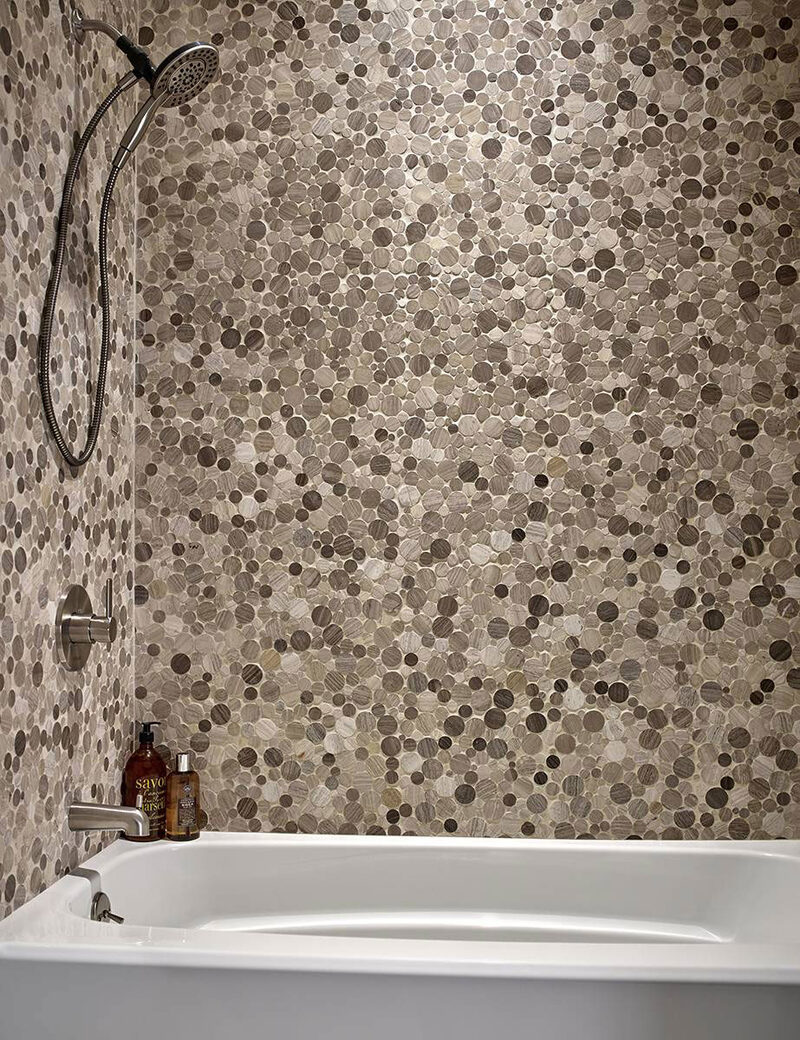 Serenity Stone Pebble Polished backsplash installed — view 3