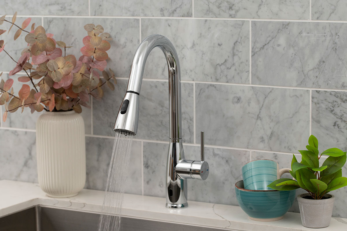 Touch Less Infrared Sensor Kitchen Faucet 812 Chrome
