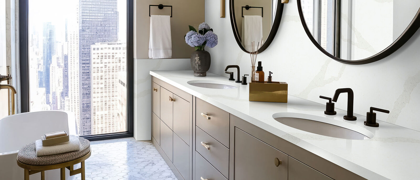 Calacatta Belaros ™ countertop in a bathroom