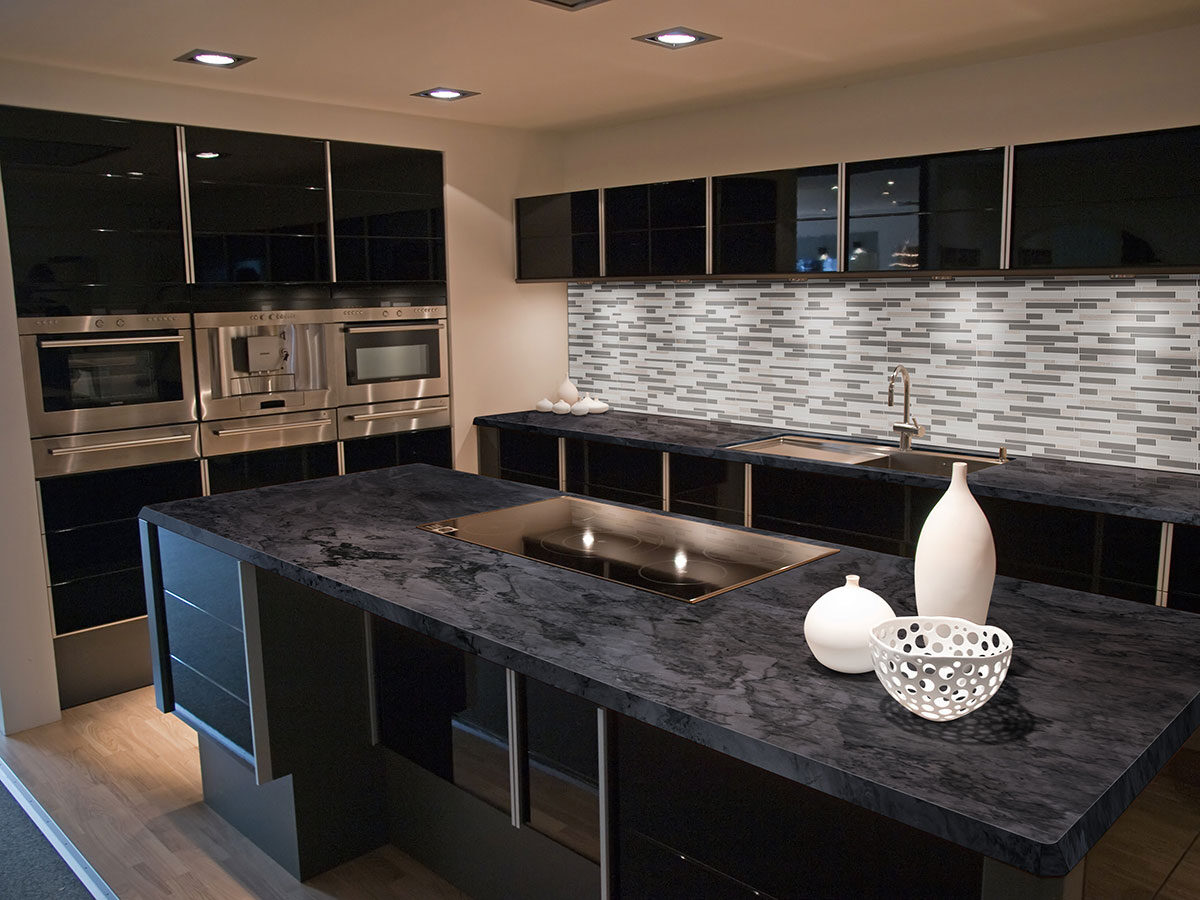 Gray Cliff Interlocking 4mm backsplash installed