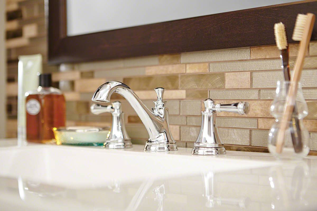 Champagne Toast Interlocking Pattern 4mm backsplash installed — view 2