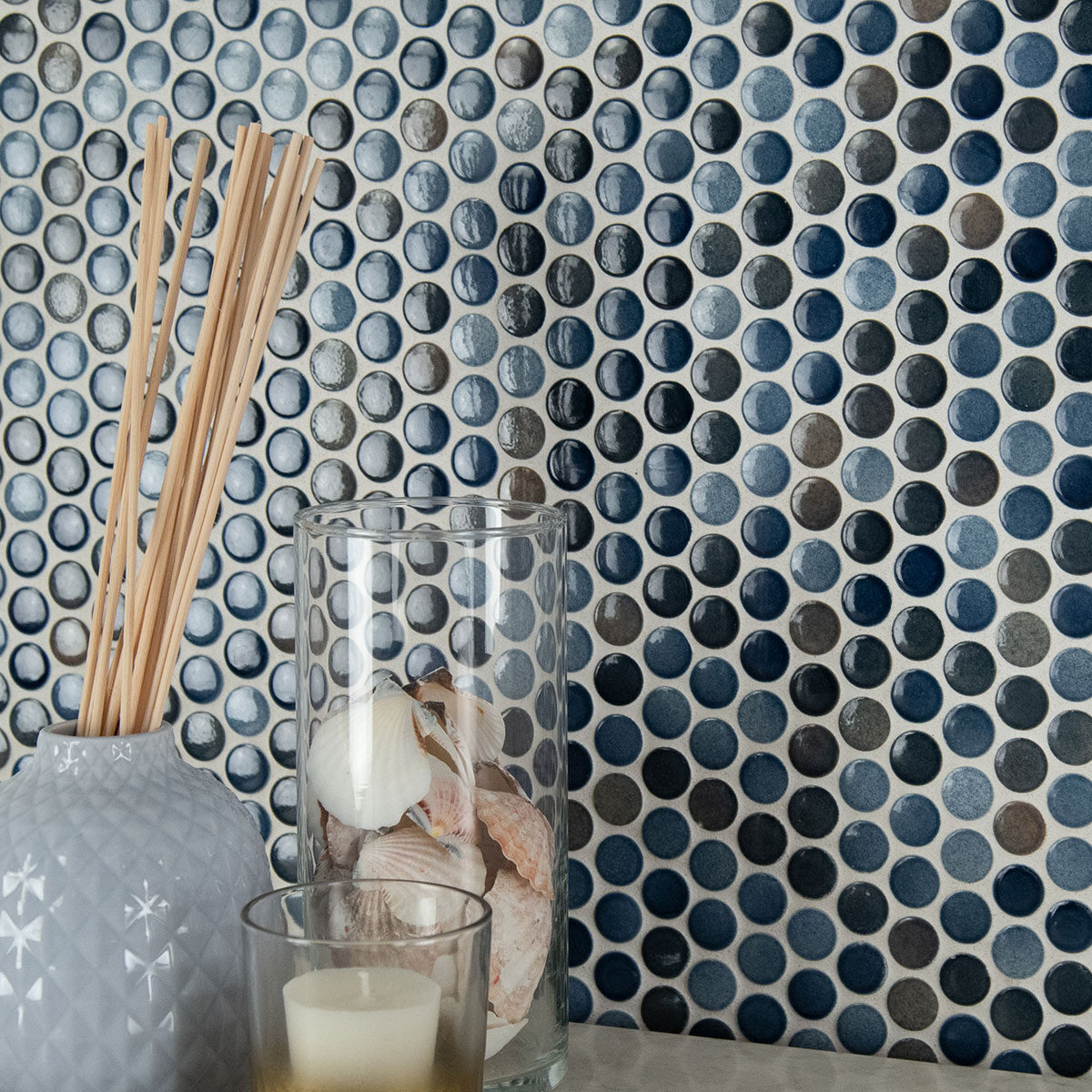 Penny Round Azul Glossy backsplash installed
