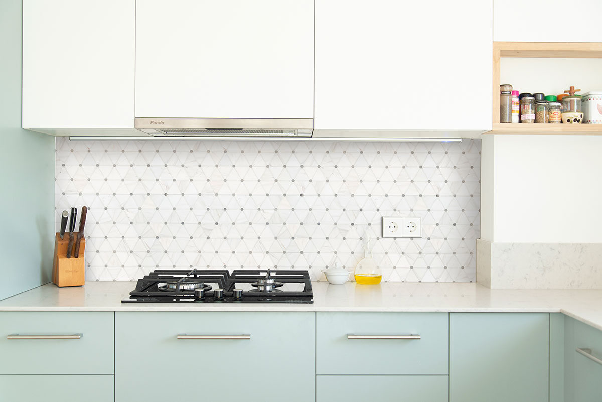 Bianco Dolomite Pinwheel Polished Marble Mosaic Tile backsplash installed