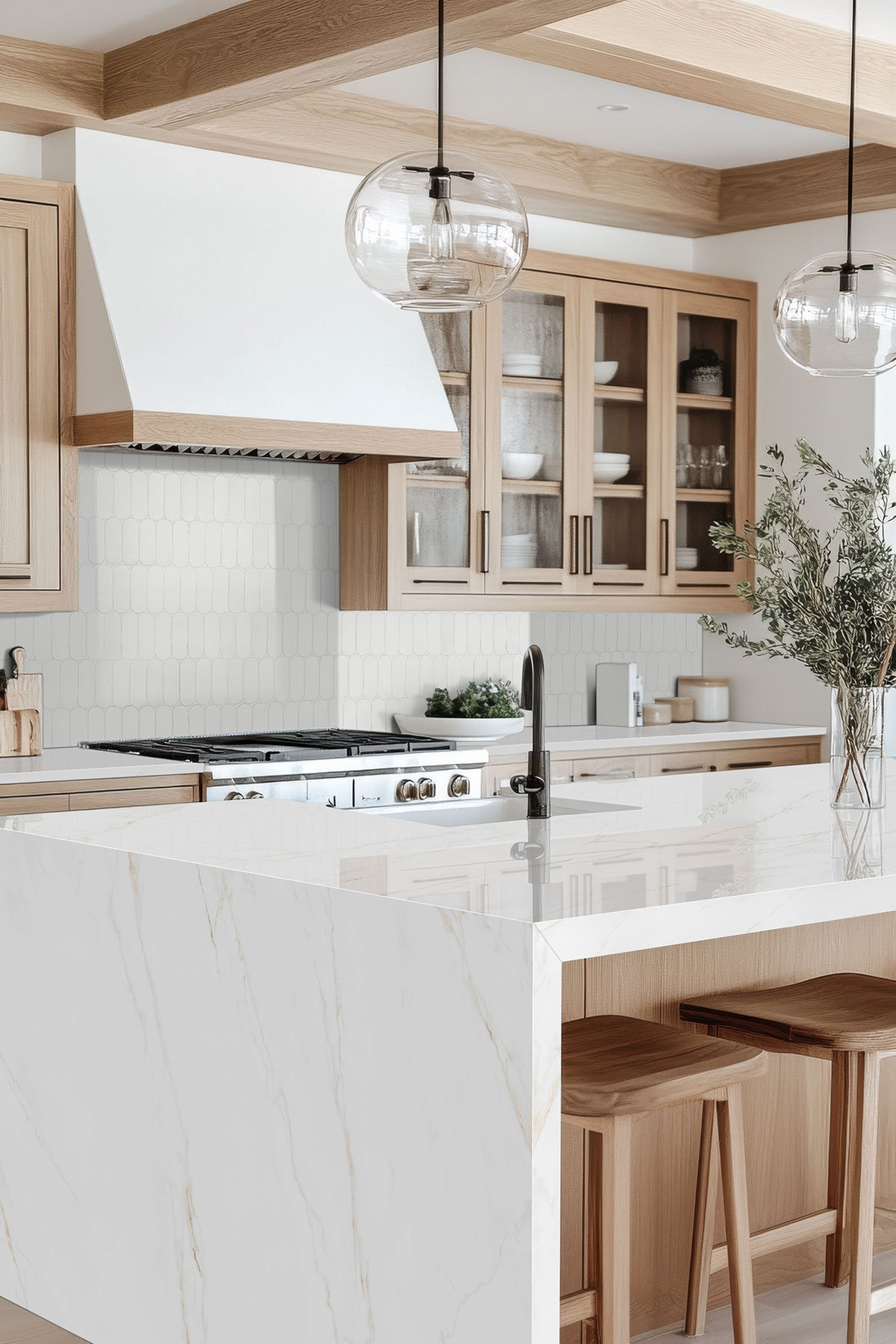 Calacatta Corrinna backsplash in a kitchen