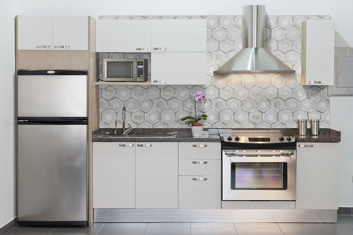 Medici Silver Pattern backsplash installed