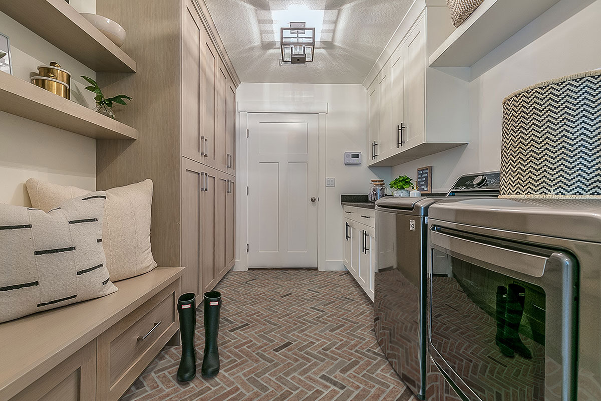 Noble Red Reclaimed Clay Brick Herringbone Tile backsplash installed — view 4