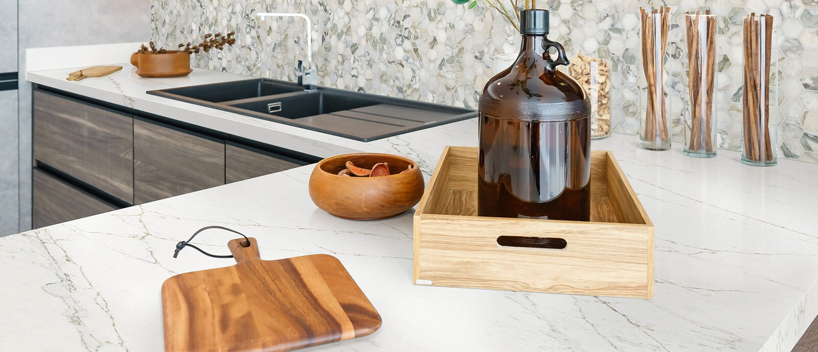 Calacatta Viraldi Quartz countertop in a kitchen
