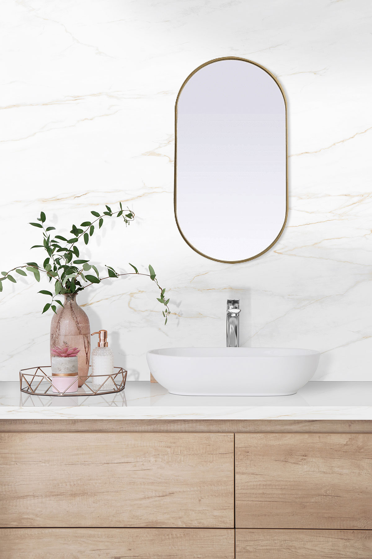 Calacatta Corrinna backsplash in a bathroom — view 2