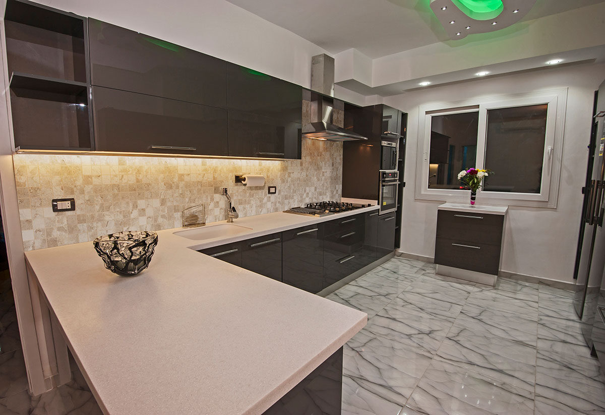 Napa Beige backsplash installed — view 3
