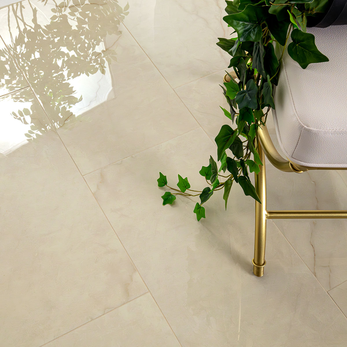 Crema surface detail — view 2
