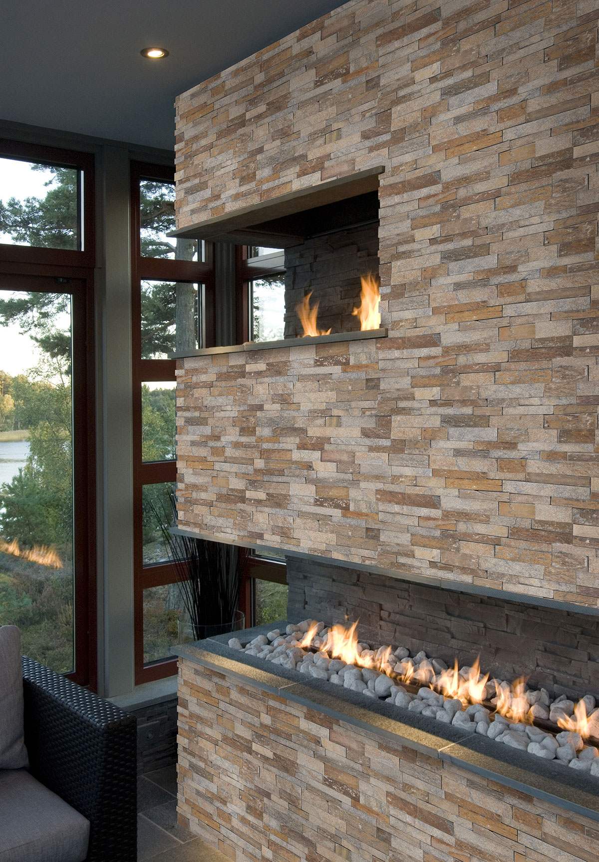 Canyon Creek backsplash in a outdoor hardscape — view 2