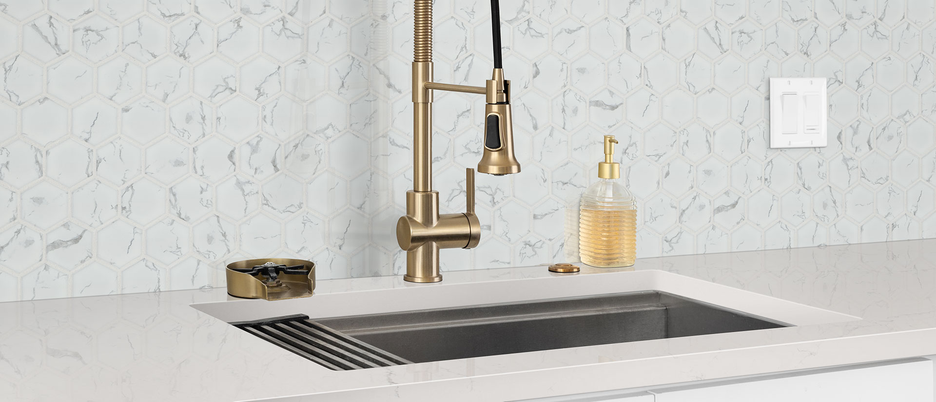 Alabaster White® Quartz countertop in a bathroom
