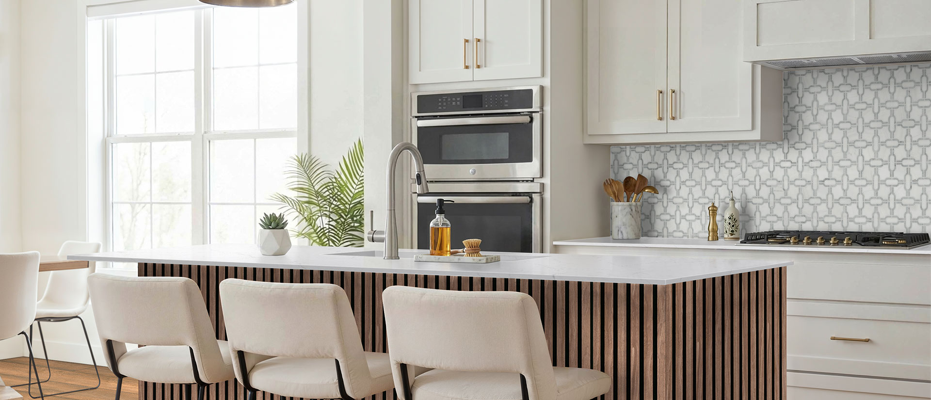 Calacatta Miraggio Duo Honed ® countertop in a kitchen — view 3