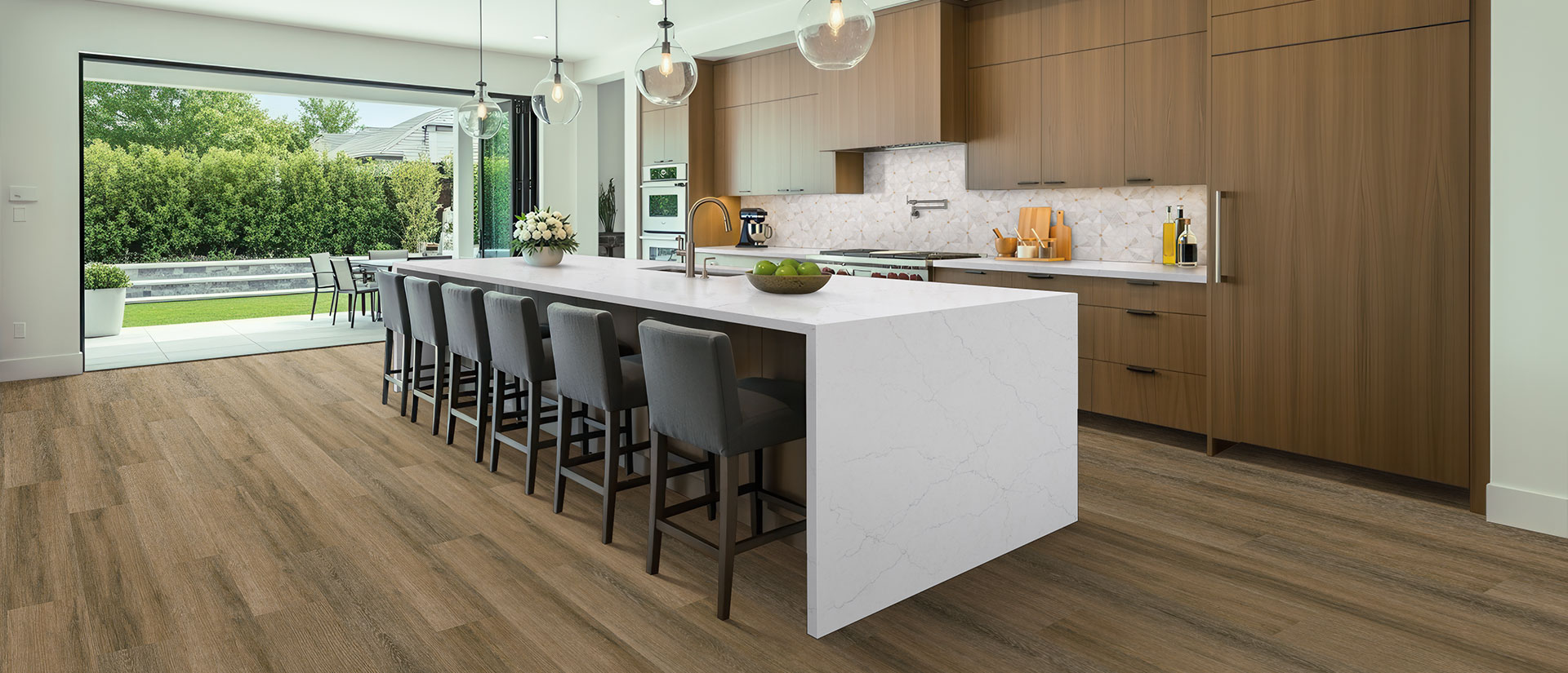 Calacatta Miraggio Duo Honed ® countertop in a kitchen — view 4
