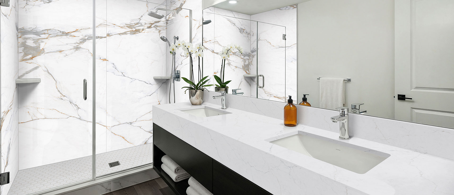 Calacatta Miraggio Duo Honed ® countertop in a bathroom — view 2