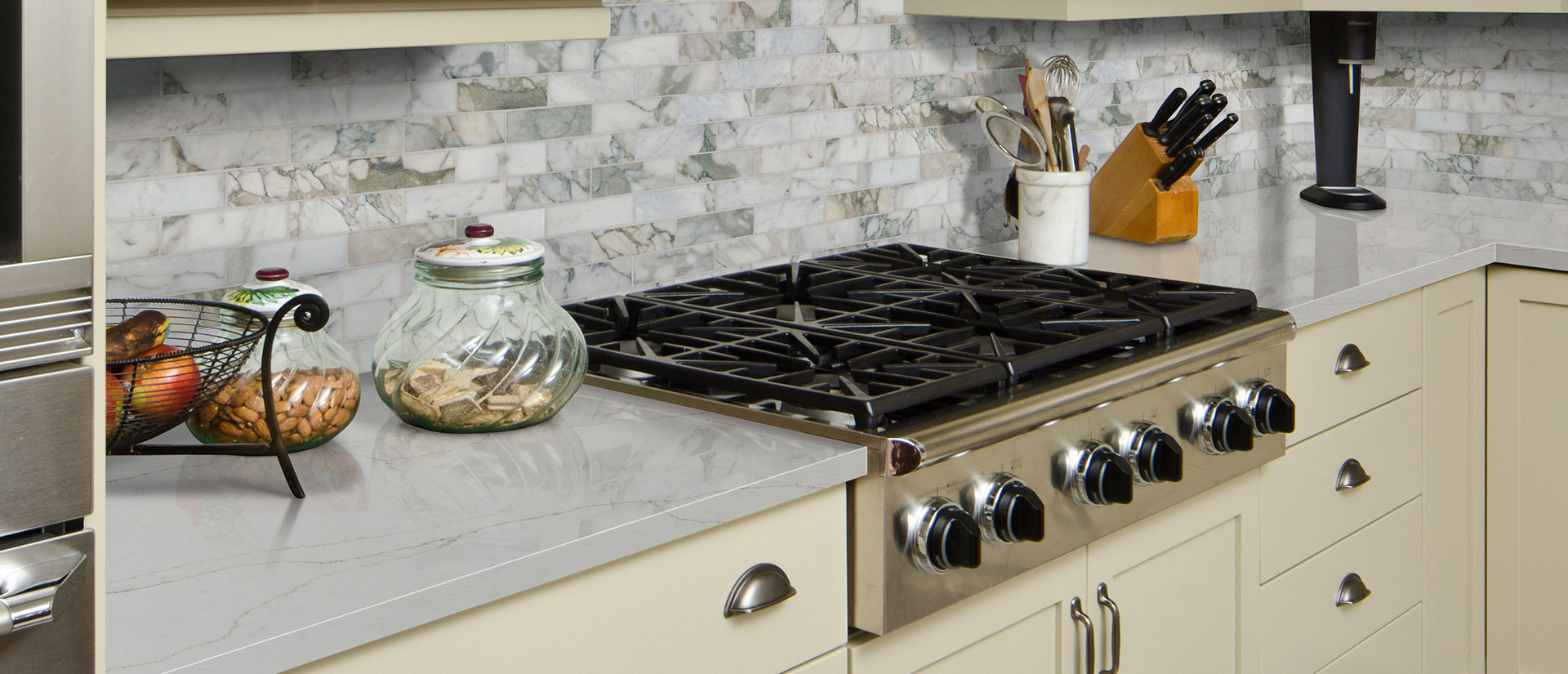 Calacatta Prado Quartz countertop in a kitchen — view 2