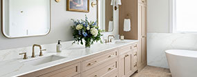 Calacatta Rivessa ™ countertop in a bathroom — view 2