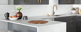 Calacatta Rivessa ™ countertop in a kitchen — view 5