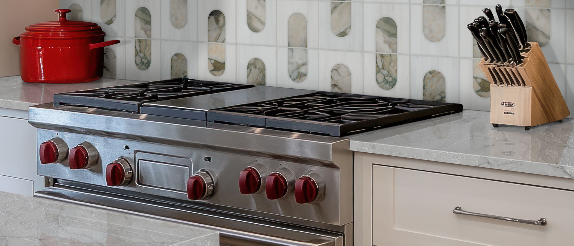 Calacatta Versailles Quartz countertop in a kitchen — view 2
