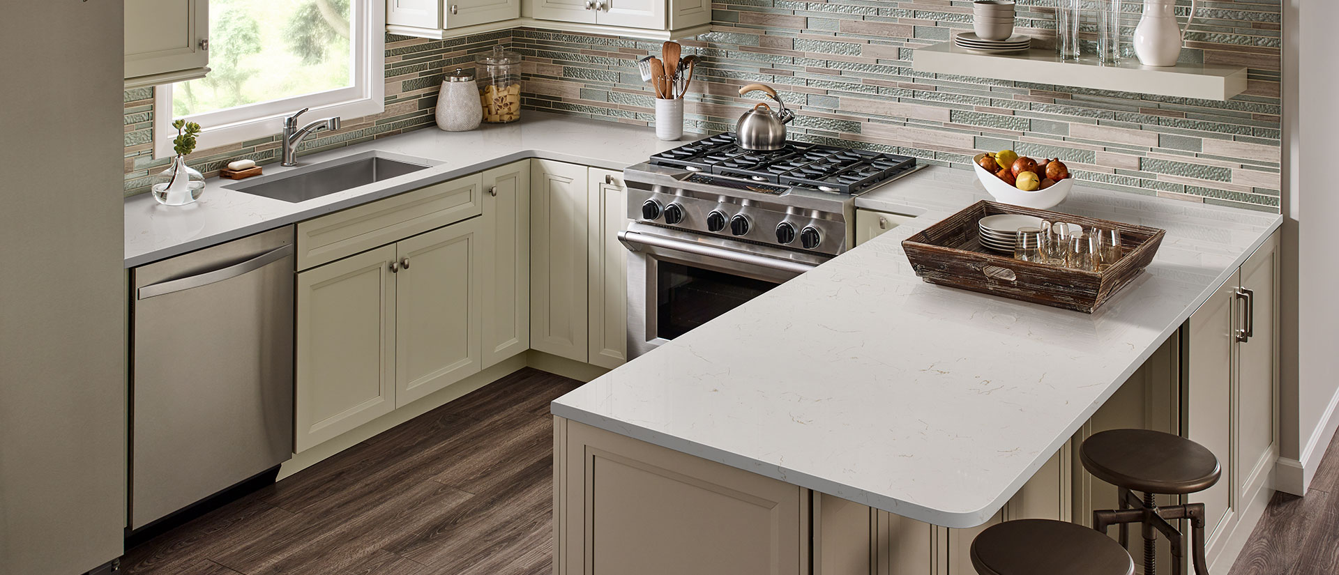 Carrara Trigato Quartz countertop installed — view 4