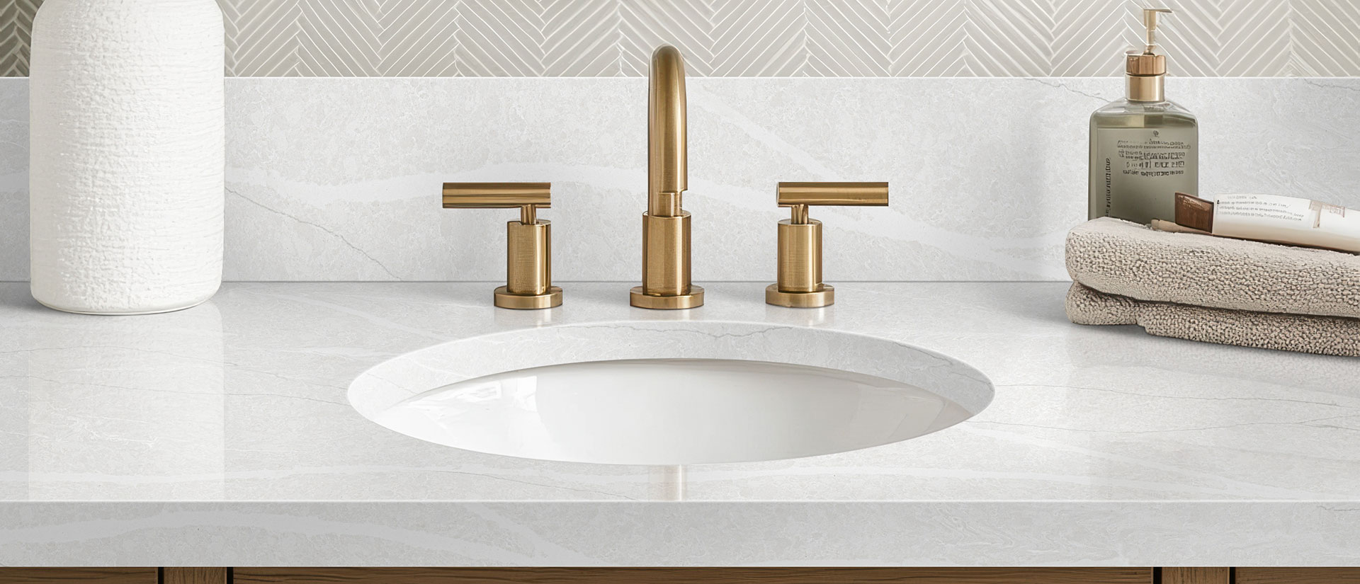 Eroluna ™ countertop in a bathroom