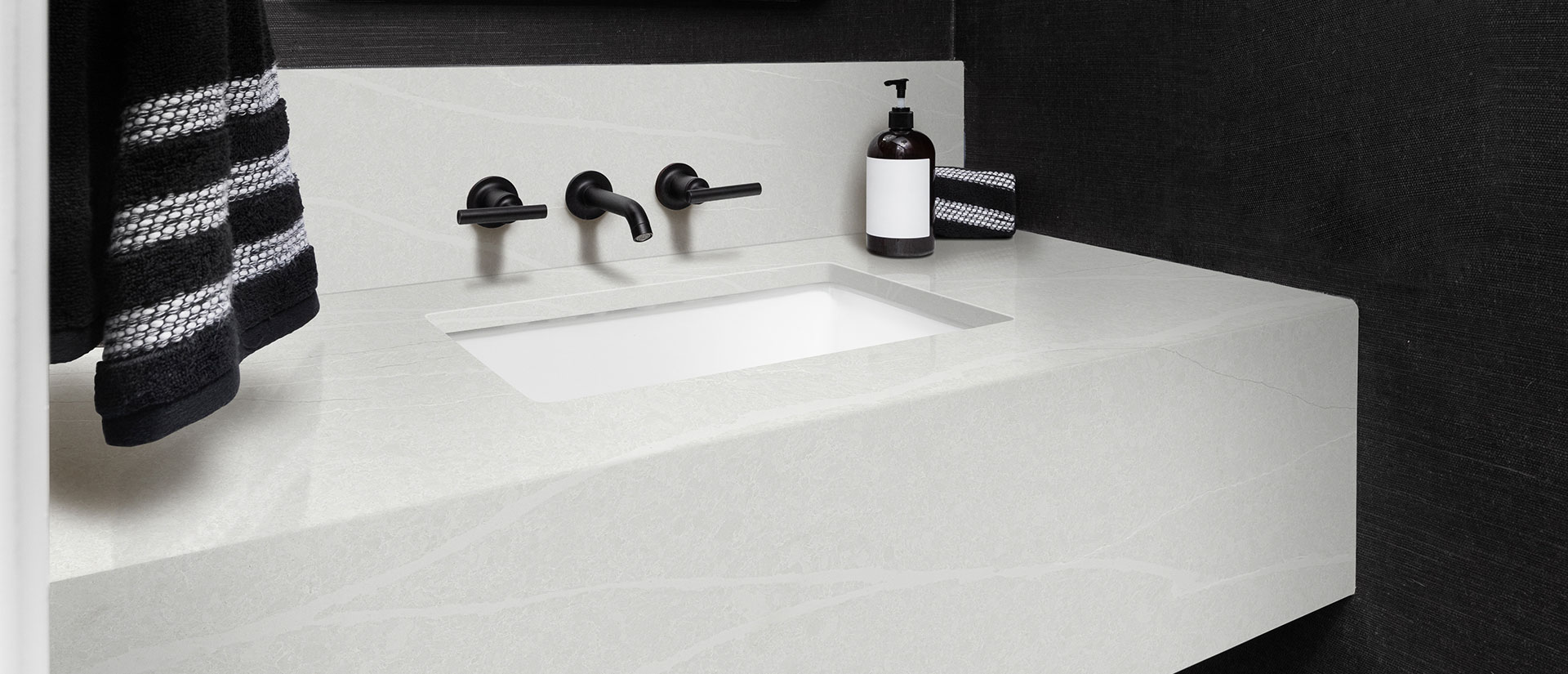 Eroluna ™ countertop in a bathroom — view 3